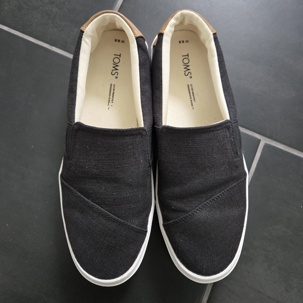 TOMS Slip Ons